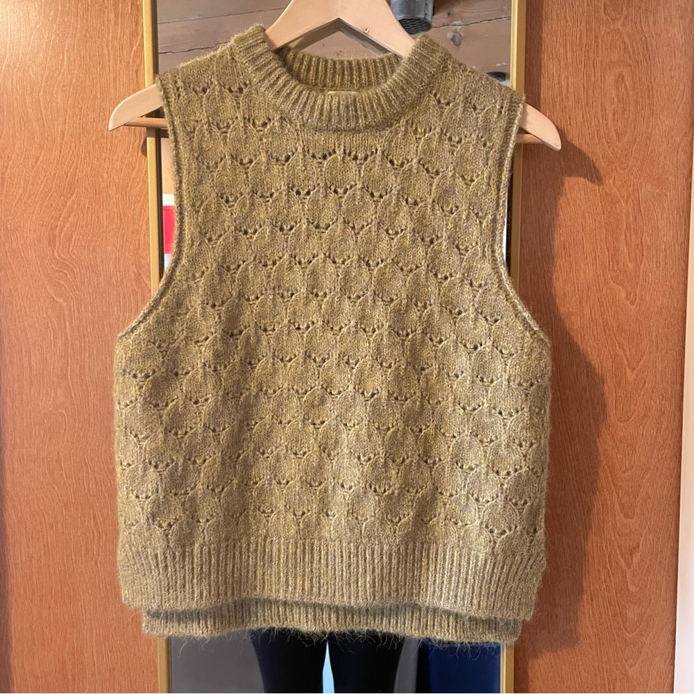 Universal Thread Crewneck Sweater Vest Olive Green Size Small